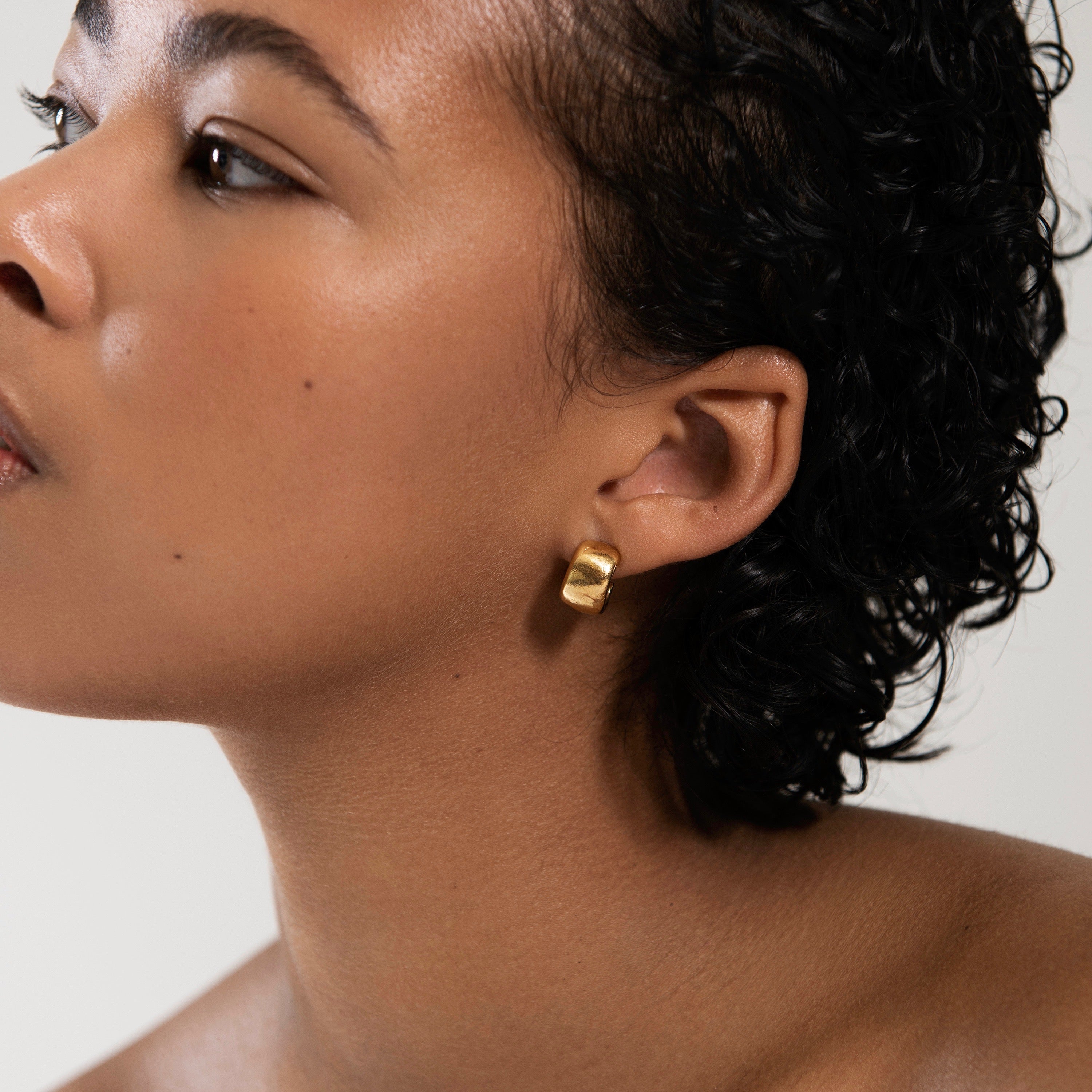 0.8 Wide Hoops - Gold Vermeil