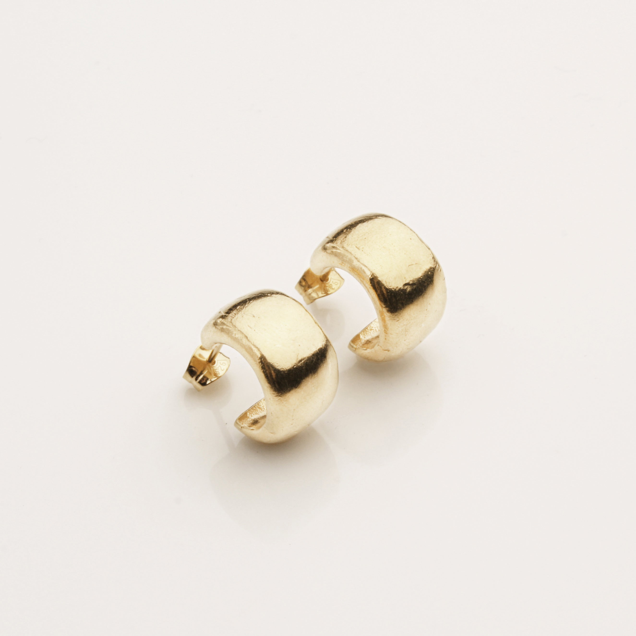 0.8 Wide Hoops - Gold Vermeil