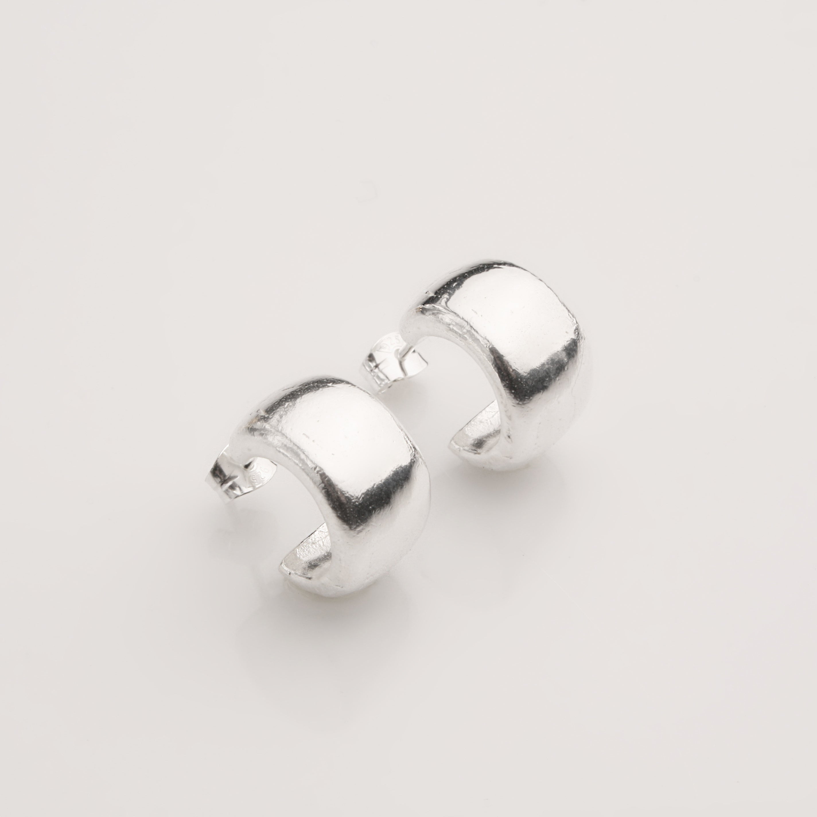 0.8 Wide Hoops - Silver